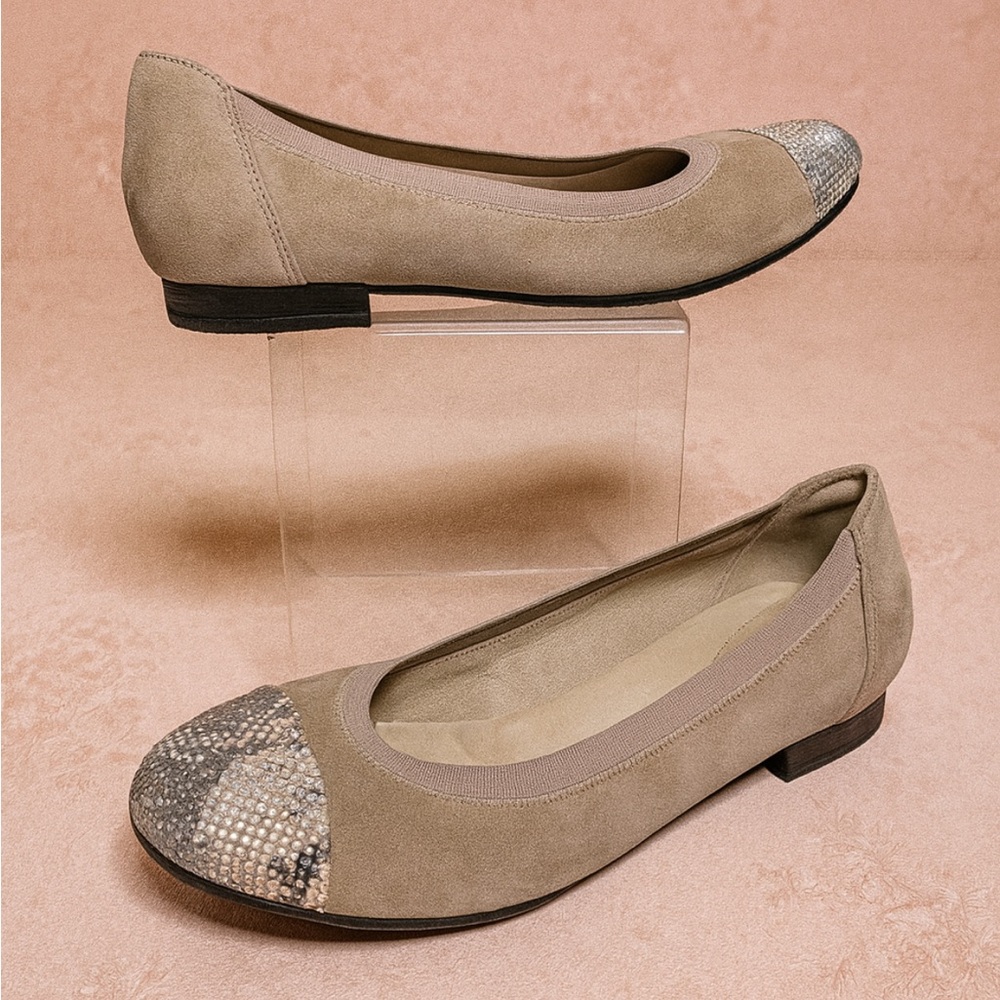 NWOT Naturalizer‎ Flats, 7.5W, Taupe/Grey